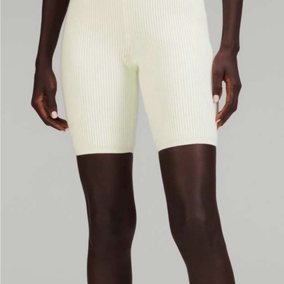 Lululemon Ribbed Knit HR Short - Picture 3 of 6